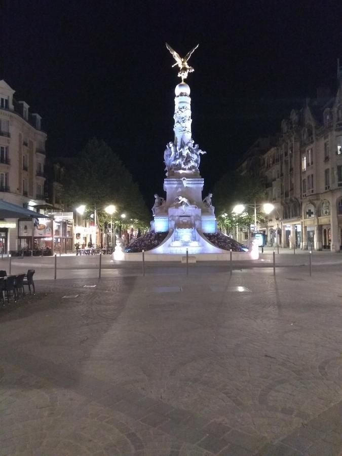 Le Monopole Reims Exterior foto